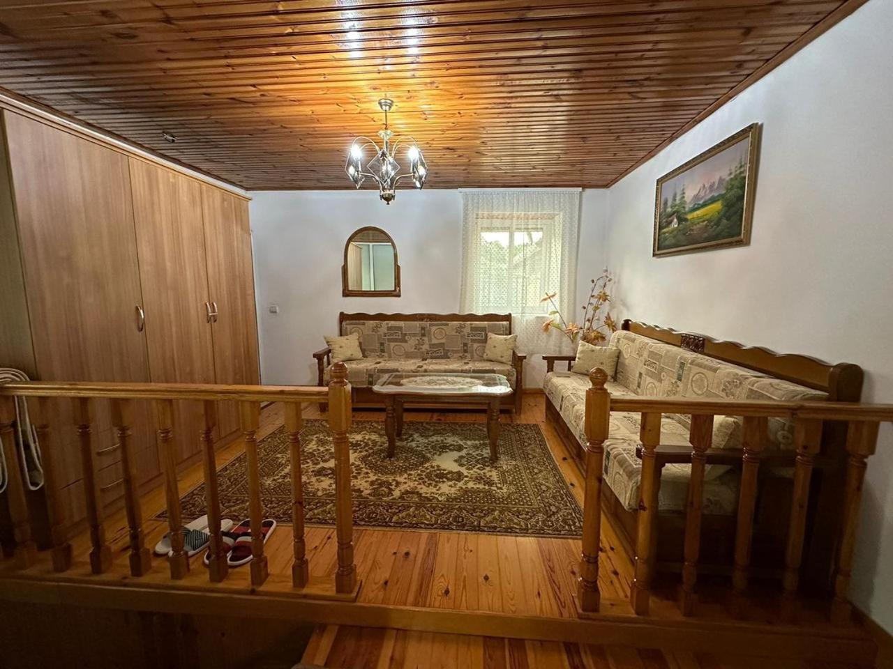 Geri Guesthouse Gjirokastër Екстериор снимка